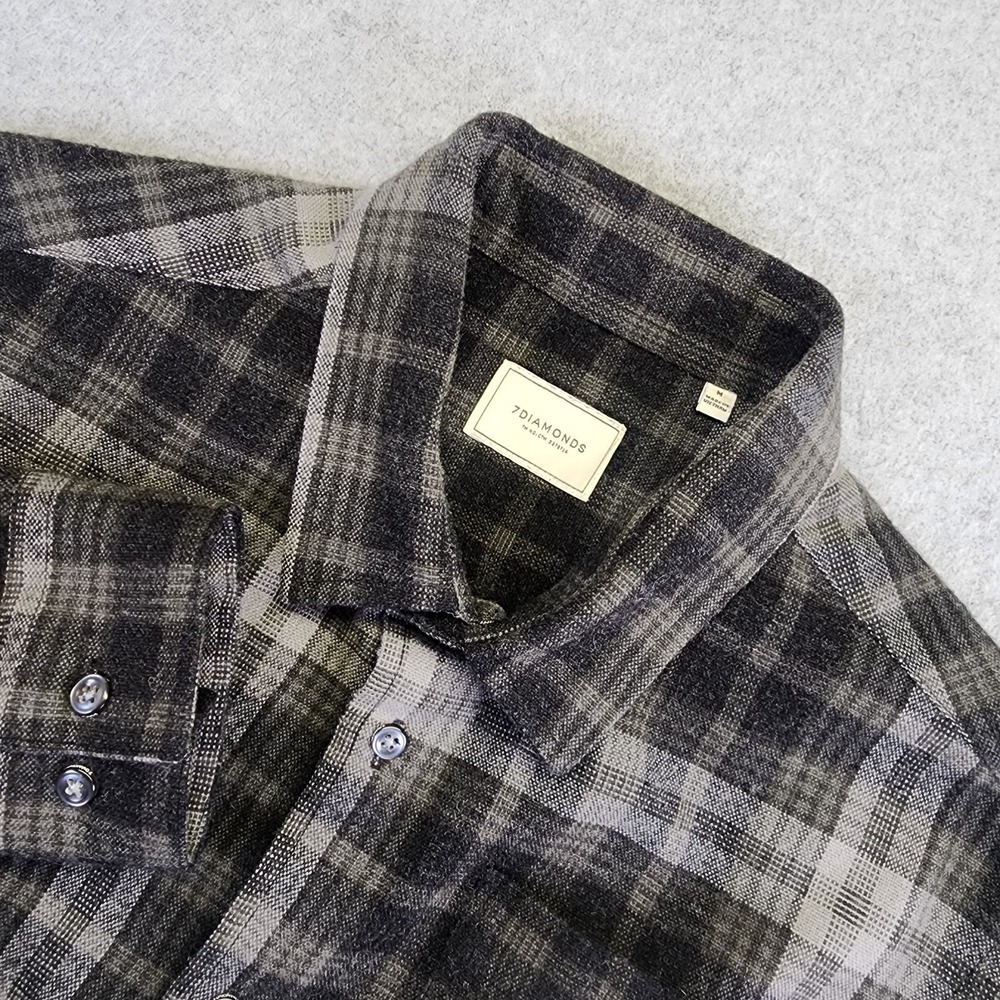 7 Diamonds Button Up Long Sleeve Shirt Plaid Mens Medium Gray Acrylic Wool Blend